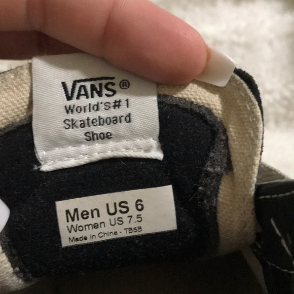 VANS - Picture 3 of 3